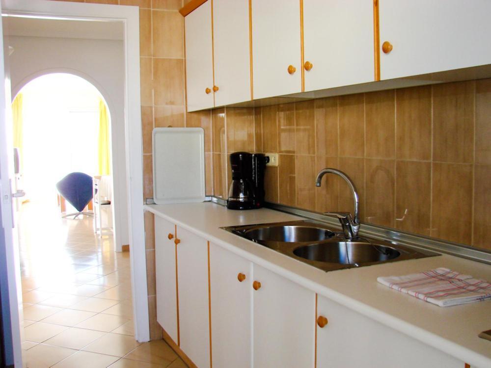 Apartamentos Dominique La Manga del Mar Menor Habitación foto